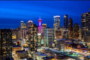 Luxury condo Stampede/Sky View, free parking, Gym